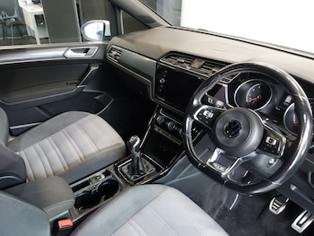 Used Volkswagen Touran 2020 for sale - 79584346: Photo