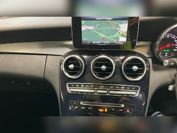 Used Mercedes-Benz C-Class 2018 for sale - 76203288: Photo 2