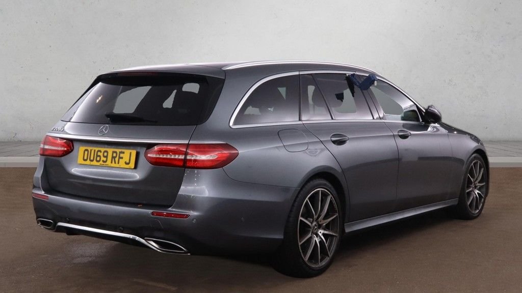 Used Mercedes-Benz E Class 2019 for sale - 77256137: Photo 4