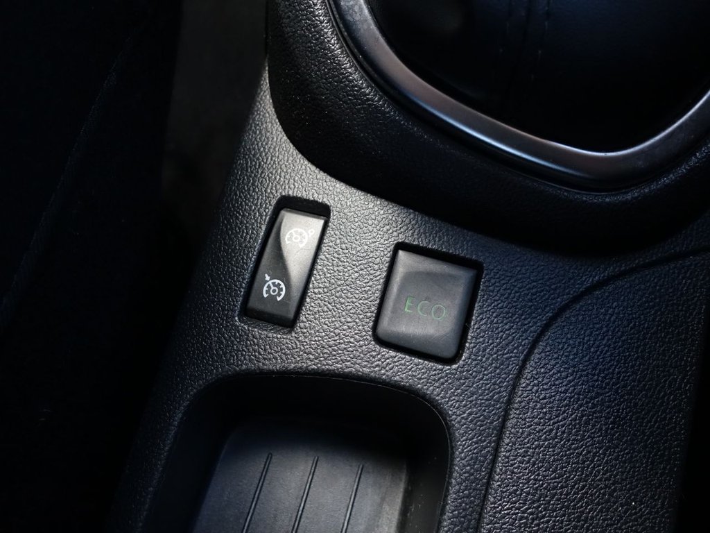 Used Renault Captur 2017 for sale - 75698270: Photo 30