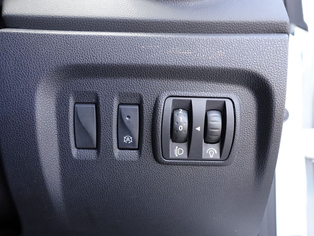 Used Renault Captur 2017 for sale - 75698270: Photo 33