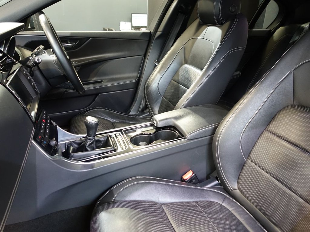 Used Jaguar XE 2016 for sale - 77594381: Photo 12