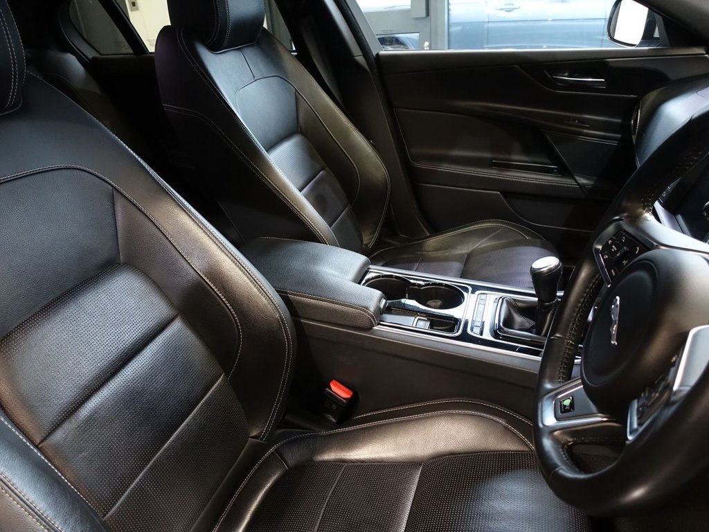 Used Jaguar XE 2016 for sale - 77594381: Photo 13