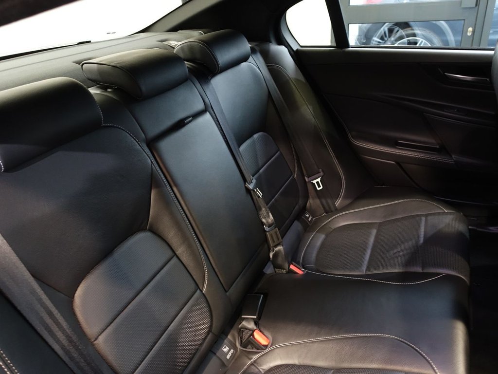Used Jaguar XE 2016 for sale - 77594381: Photo 14