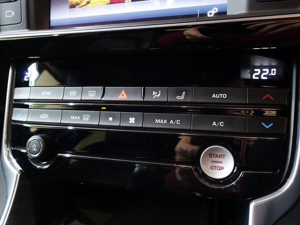 Used Jaguar XE 2016 for sale - 77594381: Photo 23