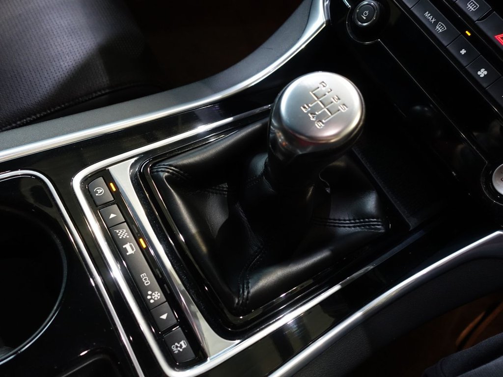 Used Jaguar XE 2016 for sale - 77594381: Photo 24