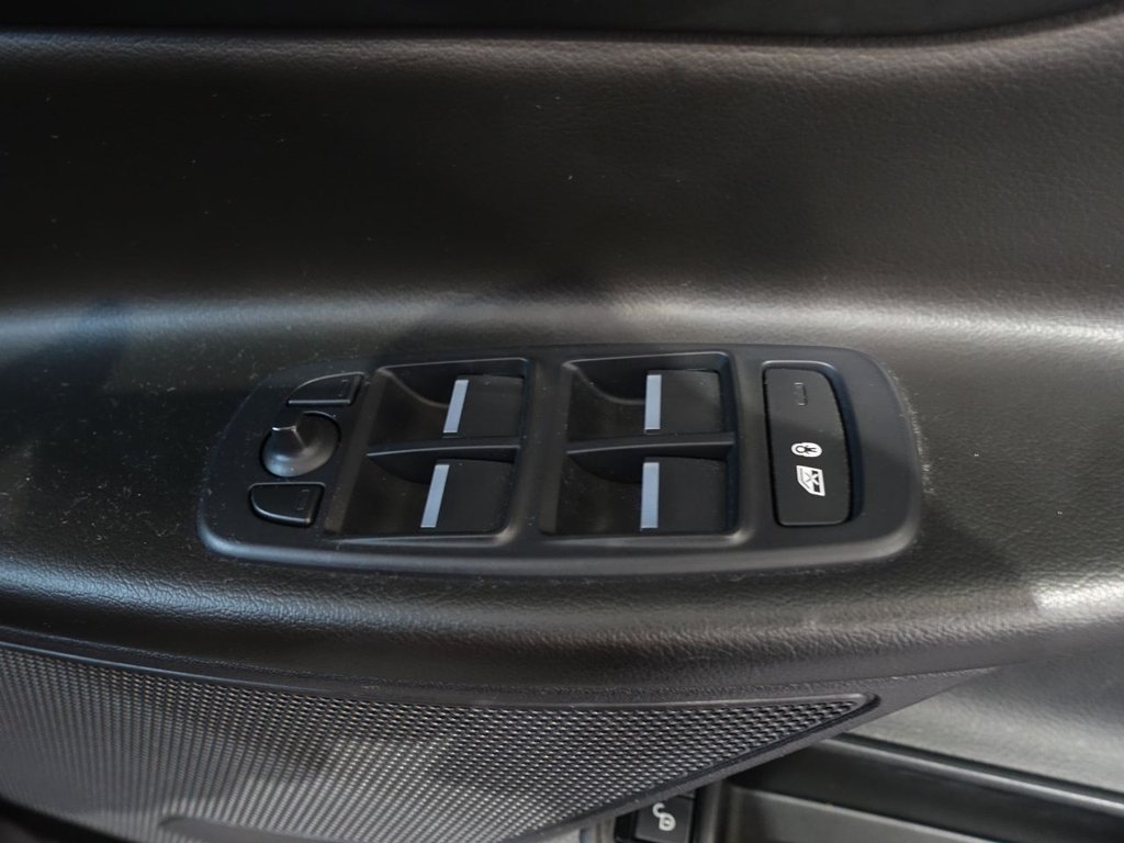 Used Jaguar XE 2016 for sale - 77594381: Photo 26