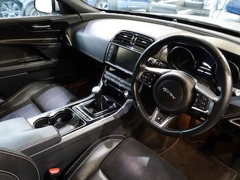 Used Jaguar XE 2016 for sale - 77594381: Photo