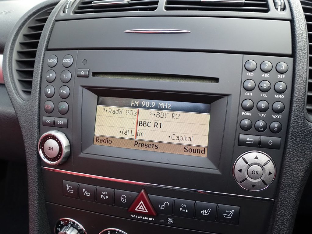 Used Mercedes-Benz SLK 2010 for sale - 76923116: Photo 2