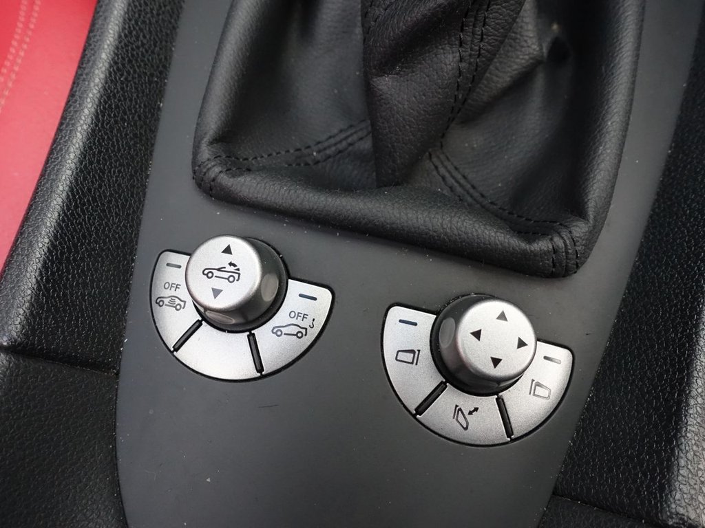 Used Mercedes-Benz SLK 2010 for sale - 76923116: Photo 26