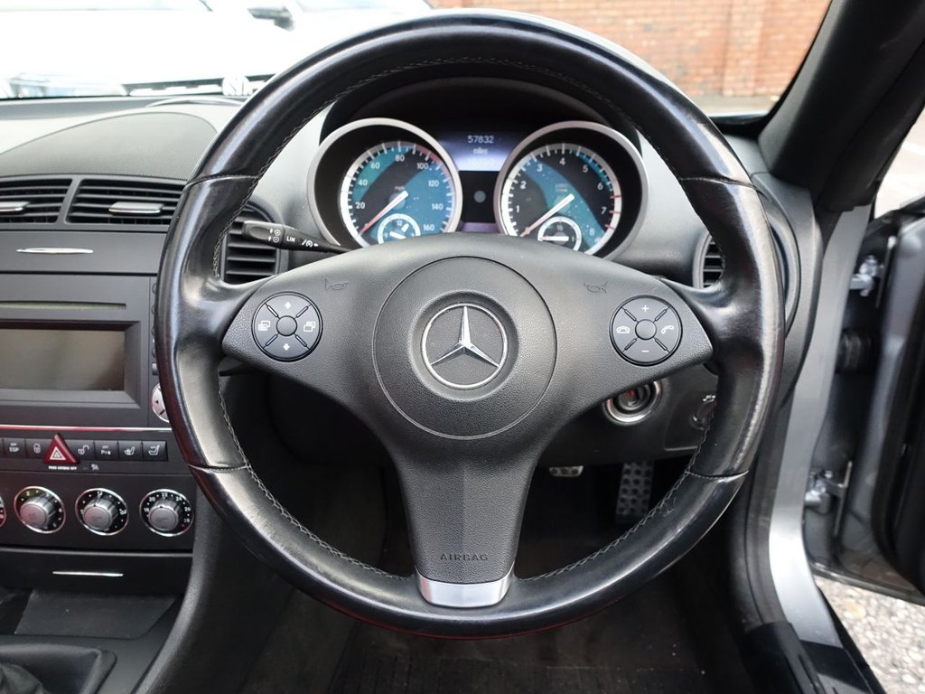 Used Mercedes-Benz SLK 2010 for sale - 76923116: Photo 27