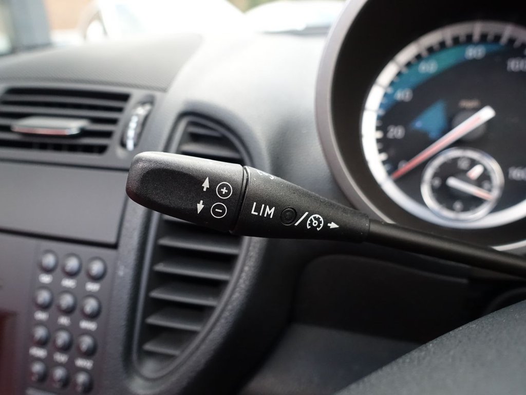 Used Mercedes-Benz SLK 2010 for sale - 76923116: Photo 29