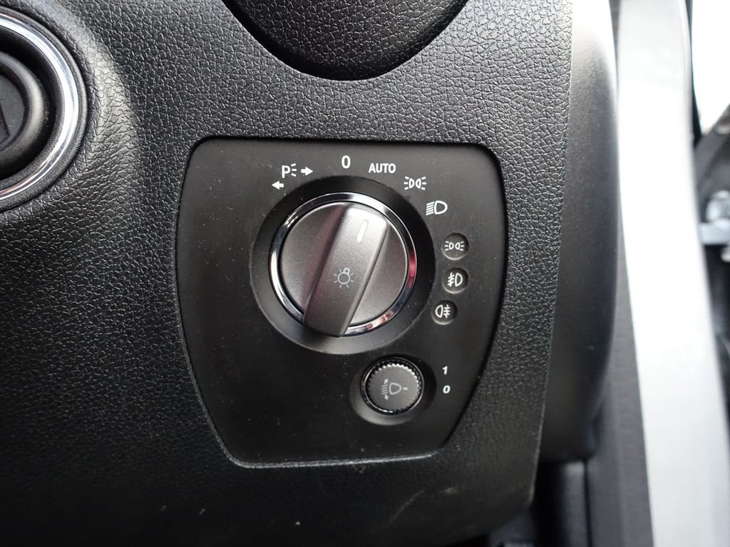 Used Mercedes-Benz SLK 2010 for sale - 76923116: Photo 32