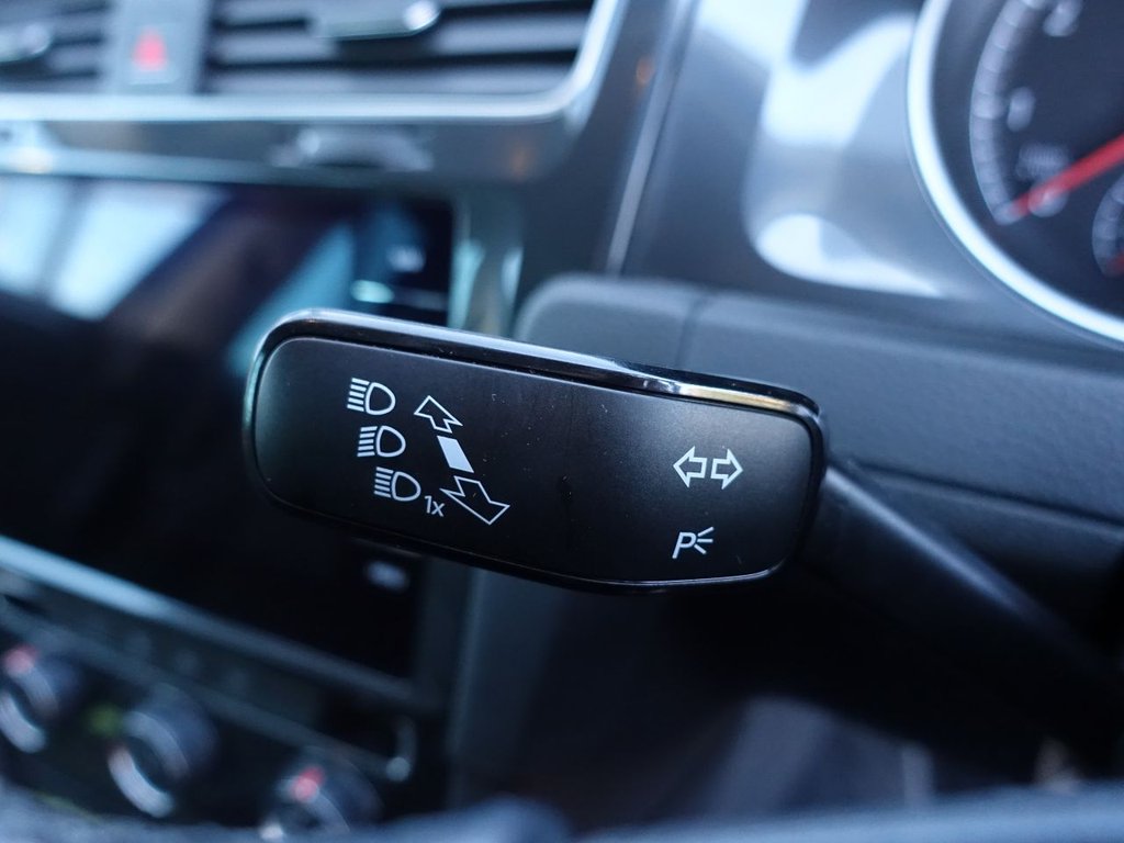 Used Volkswagen Golf 2018 for sale - 76953966: Photo 30