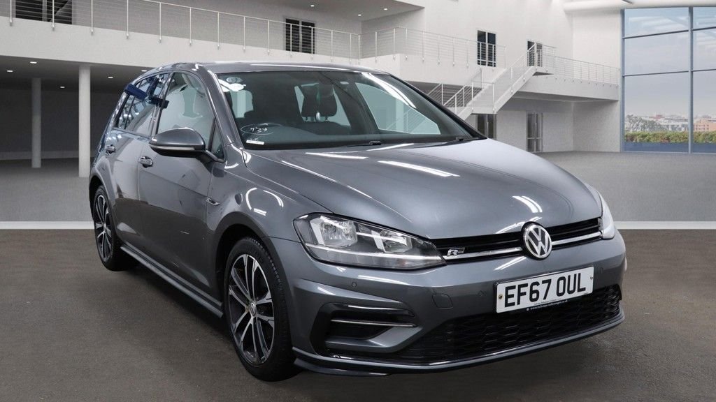 Used Volkswagen Golf 2017 for sale - 76536000: Photo 1