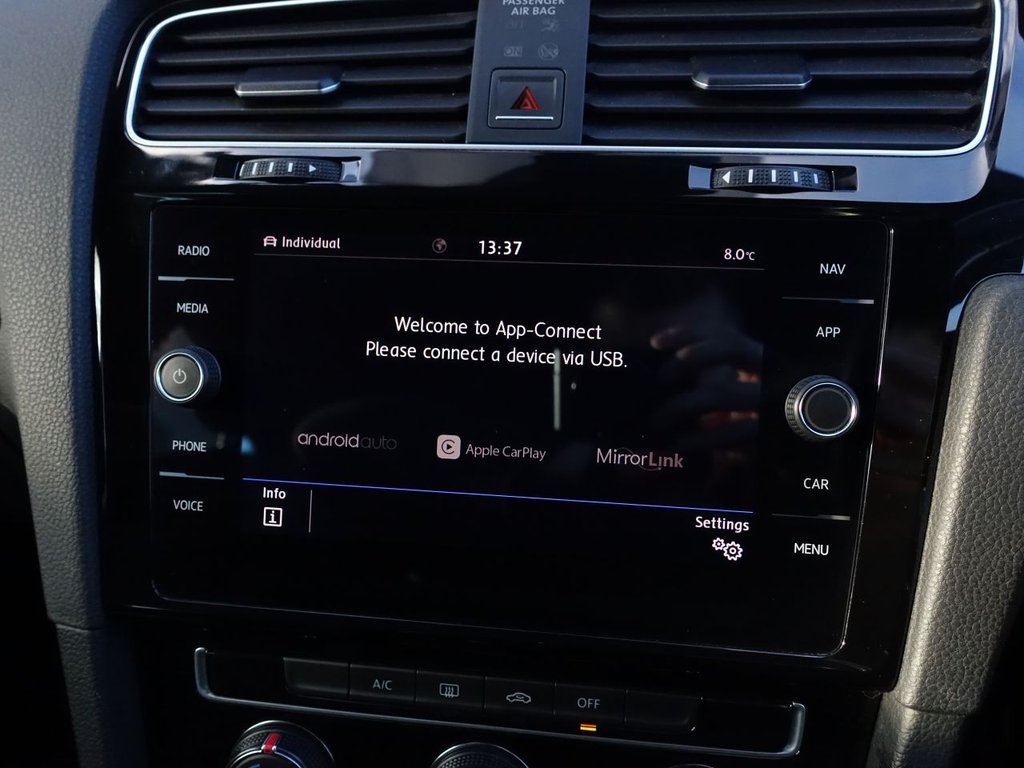 Used Volkswagen Golf 2017 for sale - 76536000: Photo 18