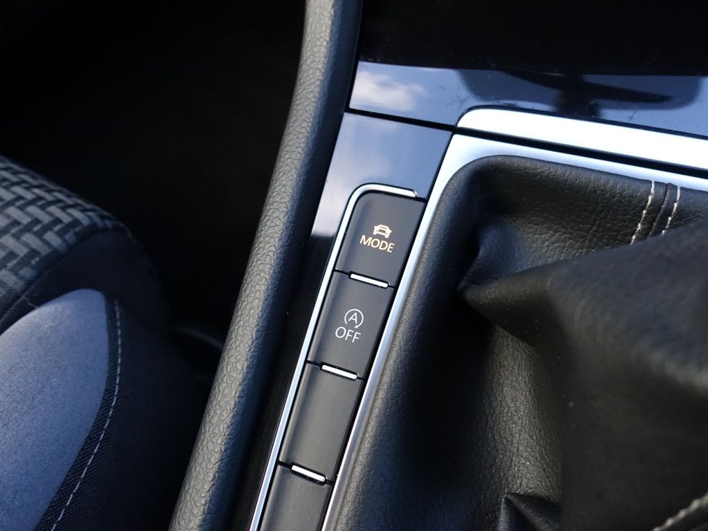 Used Volkswagen Golf 2017 for sale - 76536000: Photo 25