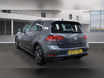 Used Volkswagen Golf 2017 for sale - 76536000: Photo