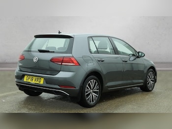 Used Volkswagen Golf 2018 for sale - 77643010: Photo