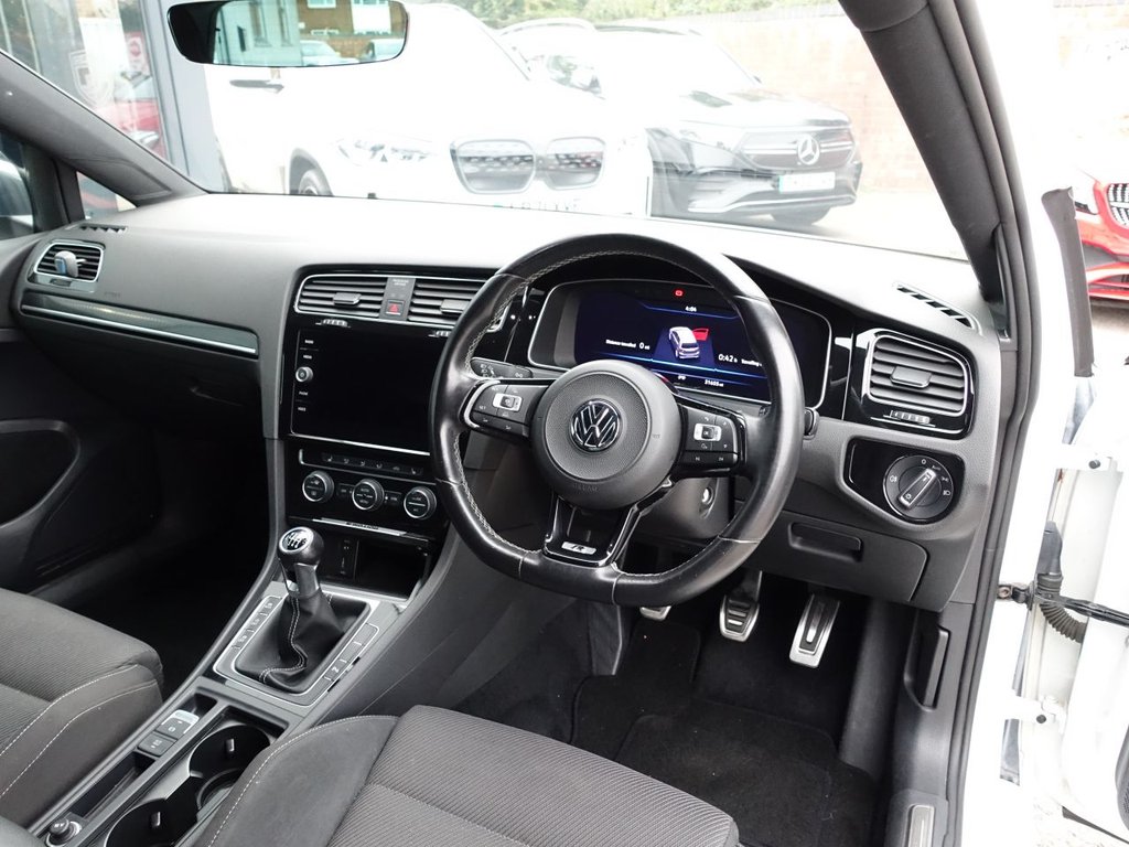 Used Volkswagen Golf 2017 for sale - 76105615: Photo 11