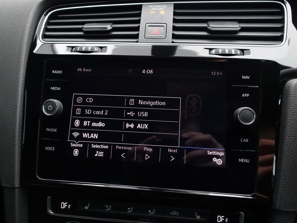 Used Volkswagen Golf 2017 for sale - 76105615: Photo 27
