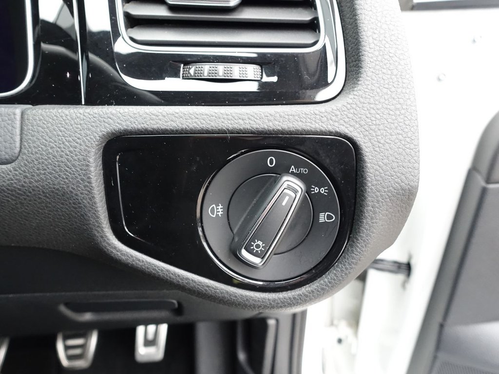 Used Volkswagen Golf 2017 for sale - 76105615: Photo 44