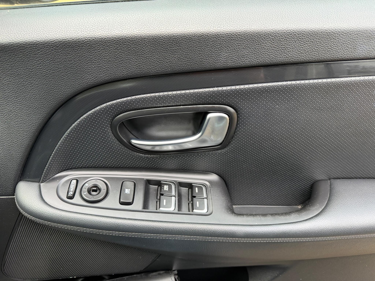 Used Kia Carens 2014 for sale - 78086272: Photo 51