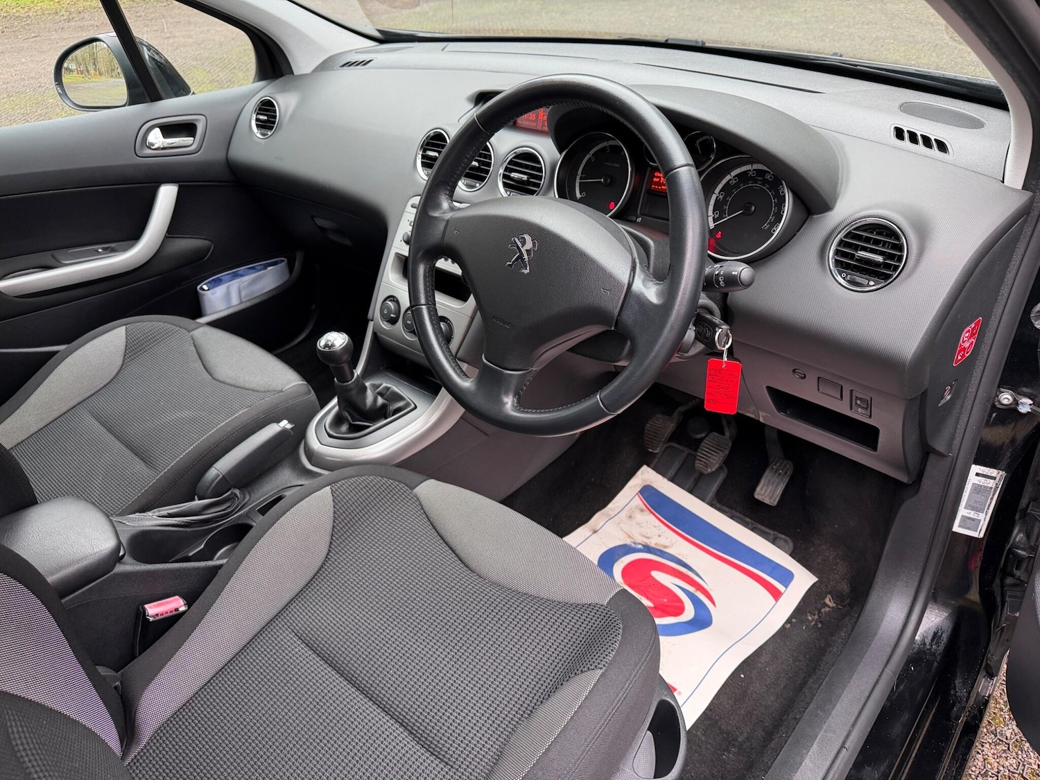 Used Peugeot 308 2011 for sale - 77439804: Photo 14