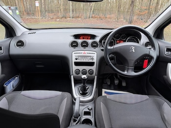 Used Peugeot 308 2011 for sale - 77439804: Photo