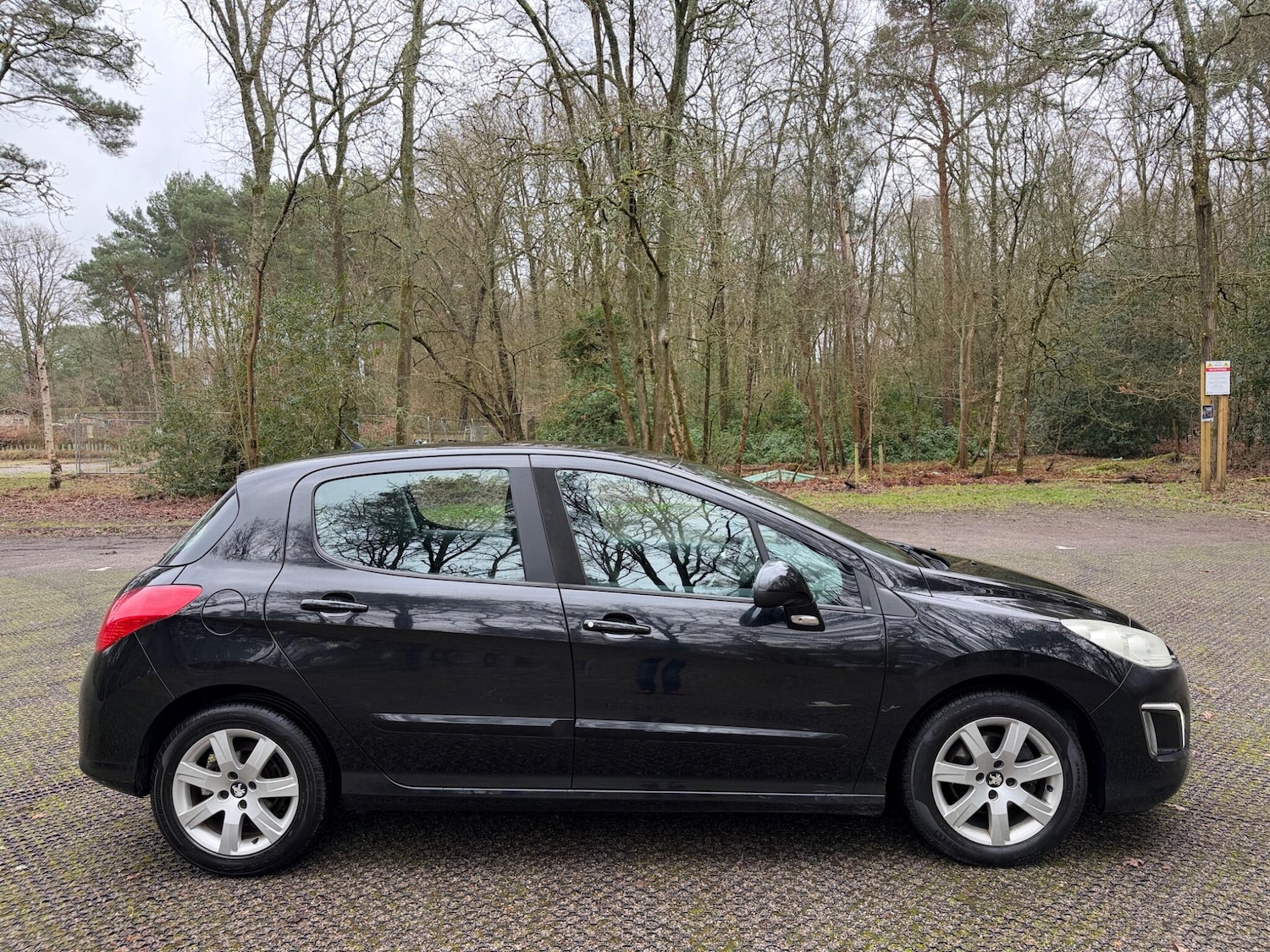 Used Peugeot 308 2011 for sale - 77439804: Photo 6
