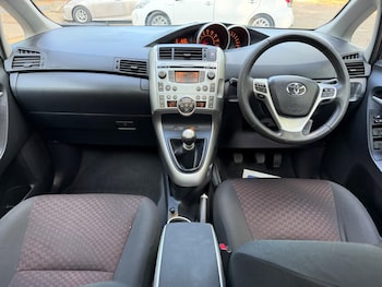Used Toyota Verso 2011 for sale - 79349207: Photo