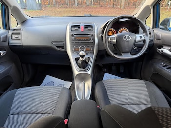 Used Toyota Auris 2010 for sale - 77040040: Photo