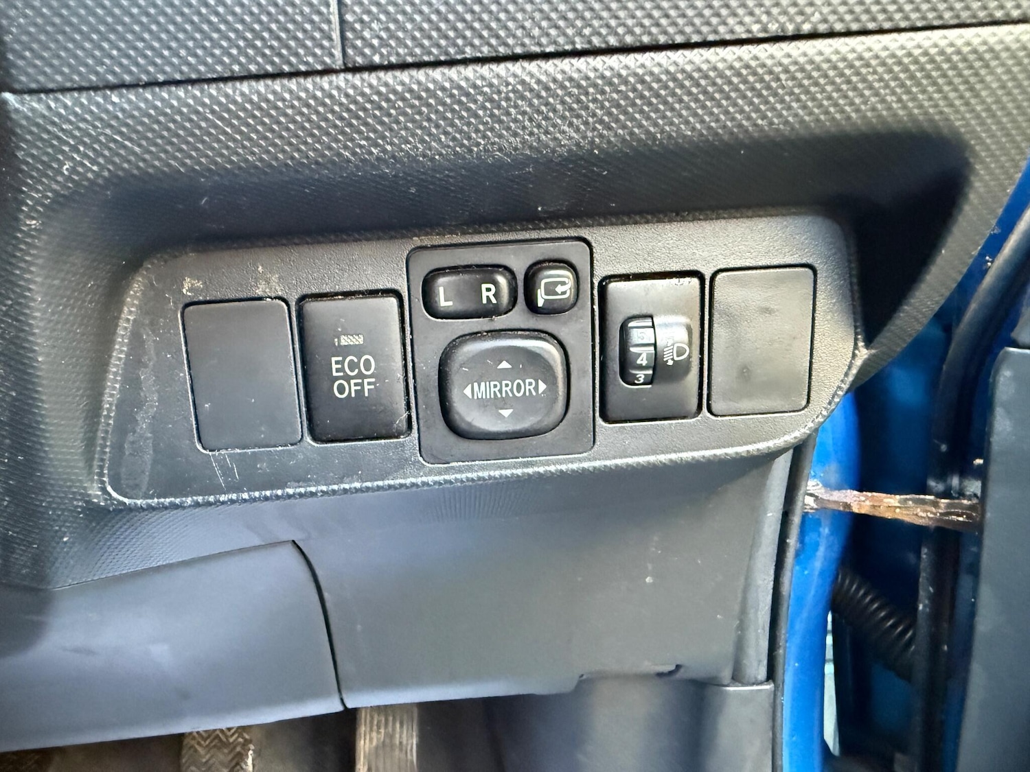 Used Toyota Auris 2010 for sale - 77040040: Photo 30