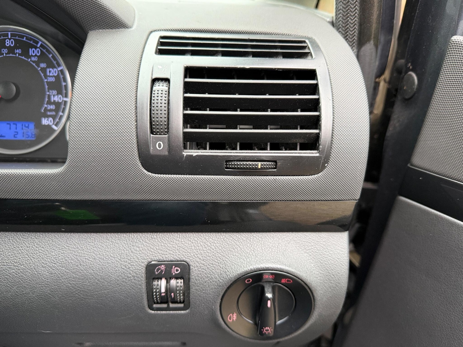 Used Volkswagen Sharan 2007 for sale - 77084465: Photo 27