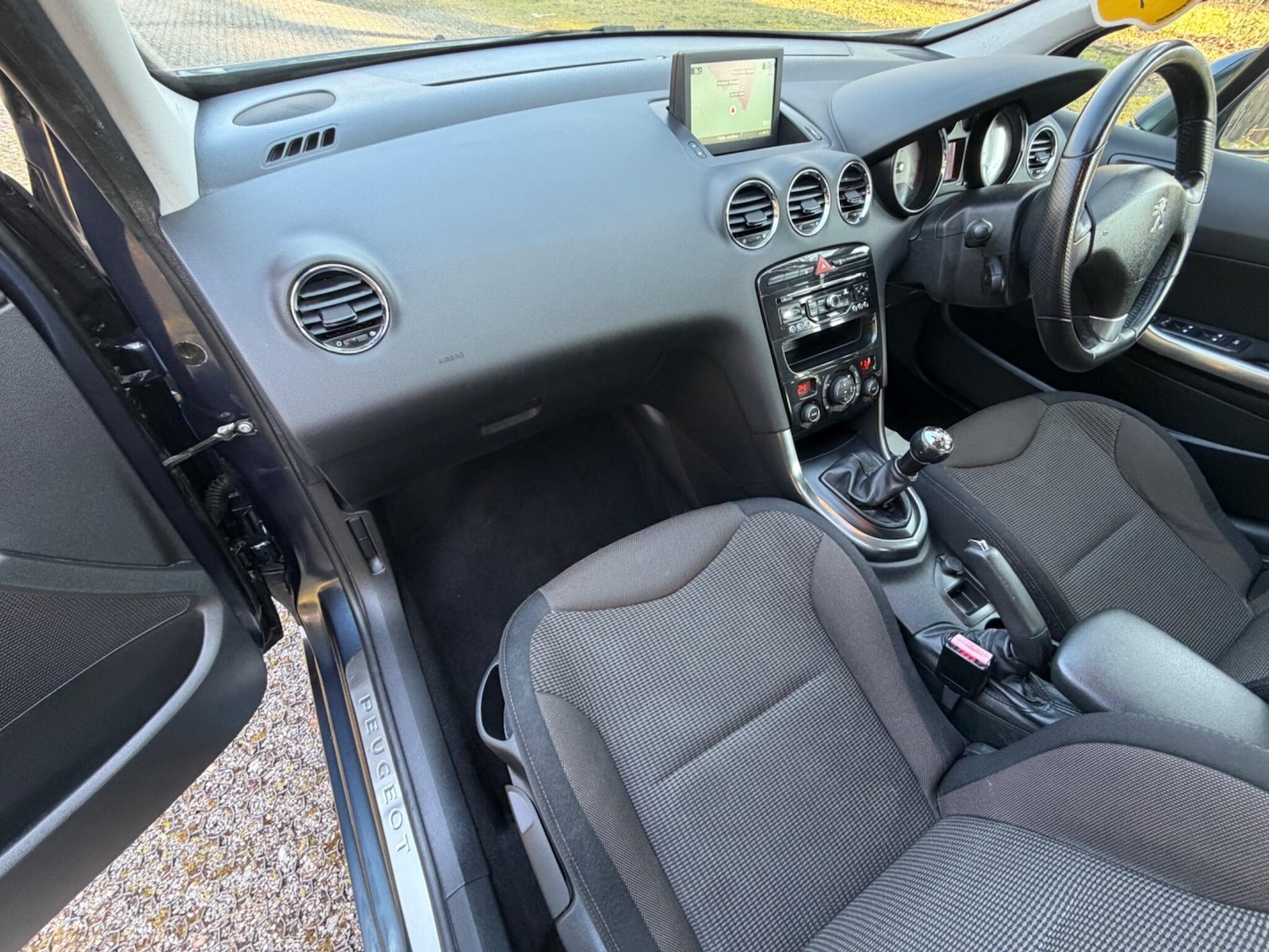 Used Peugeot 308 2013 for sale - 77982732: Photo 28