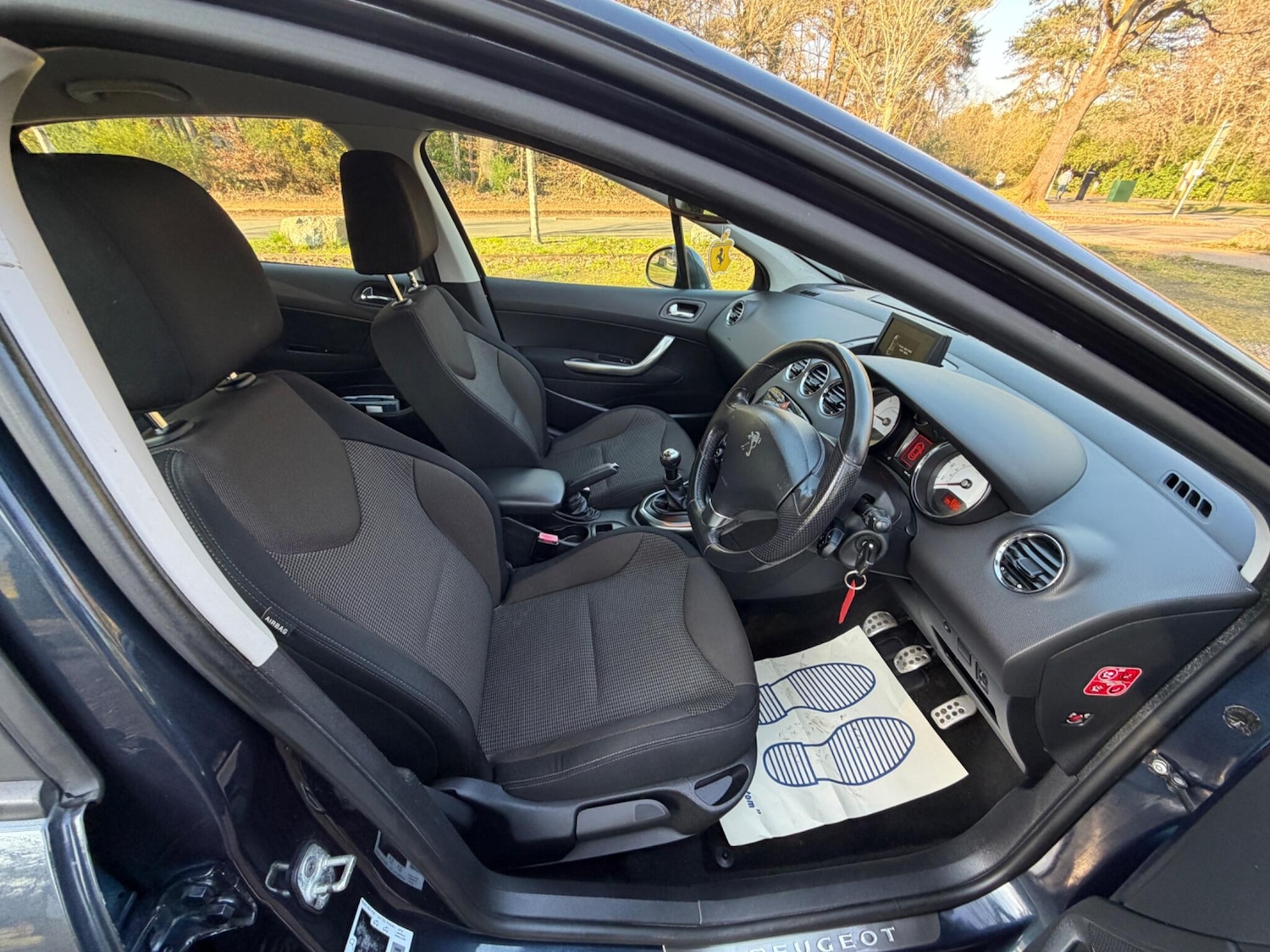 Used Peugeot 308 2013 for sale - 77982732: Photo 3