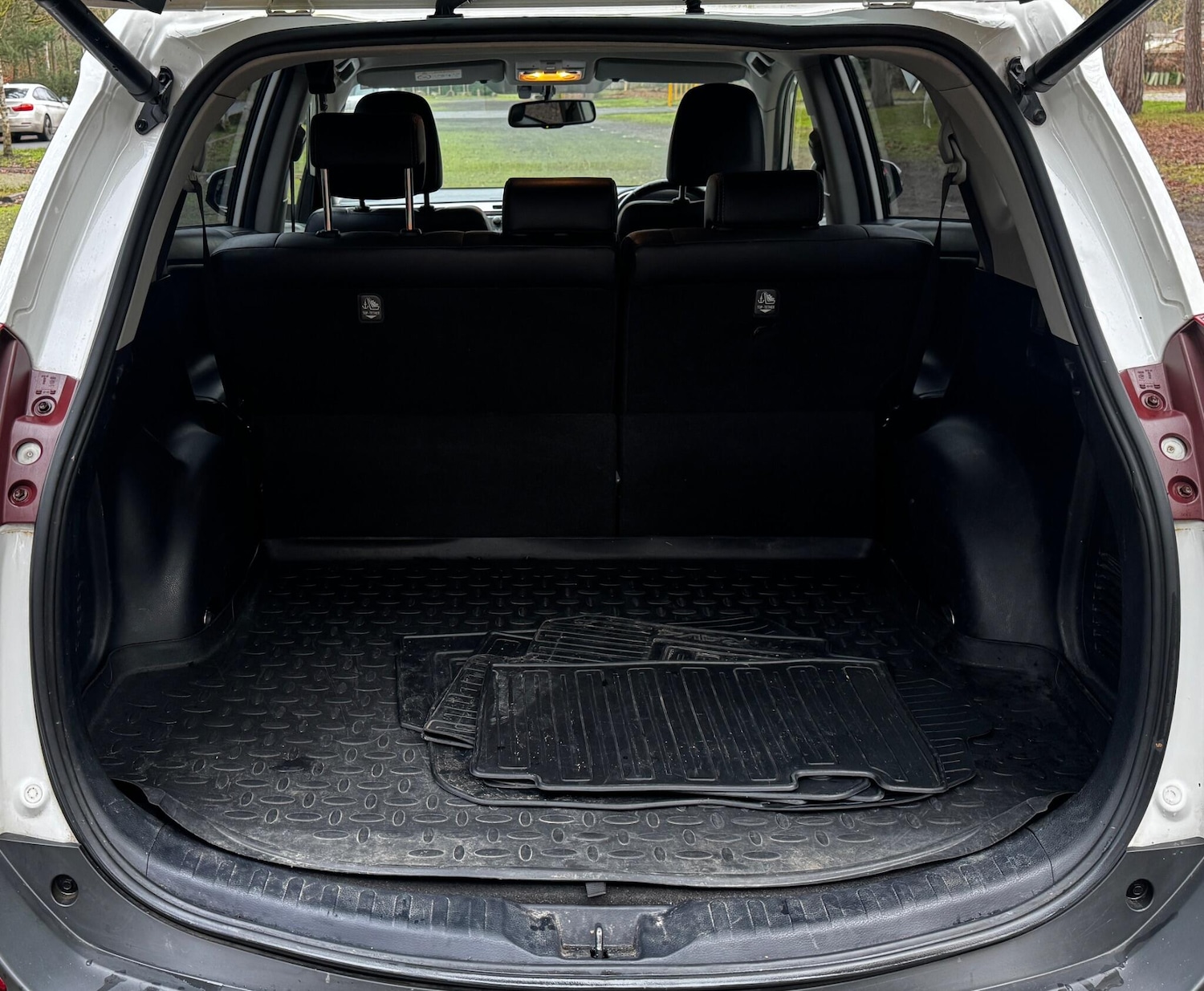 Used Toyota RAV4 2015 for sale - 77039838: Photo 15