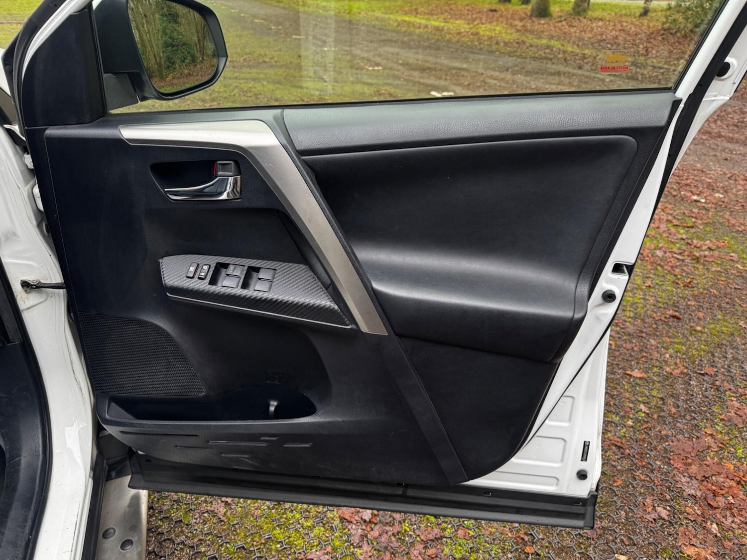 Used Toyota RAV4 2015 for sale - 77039838: Photo 17