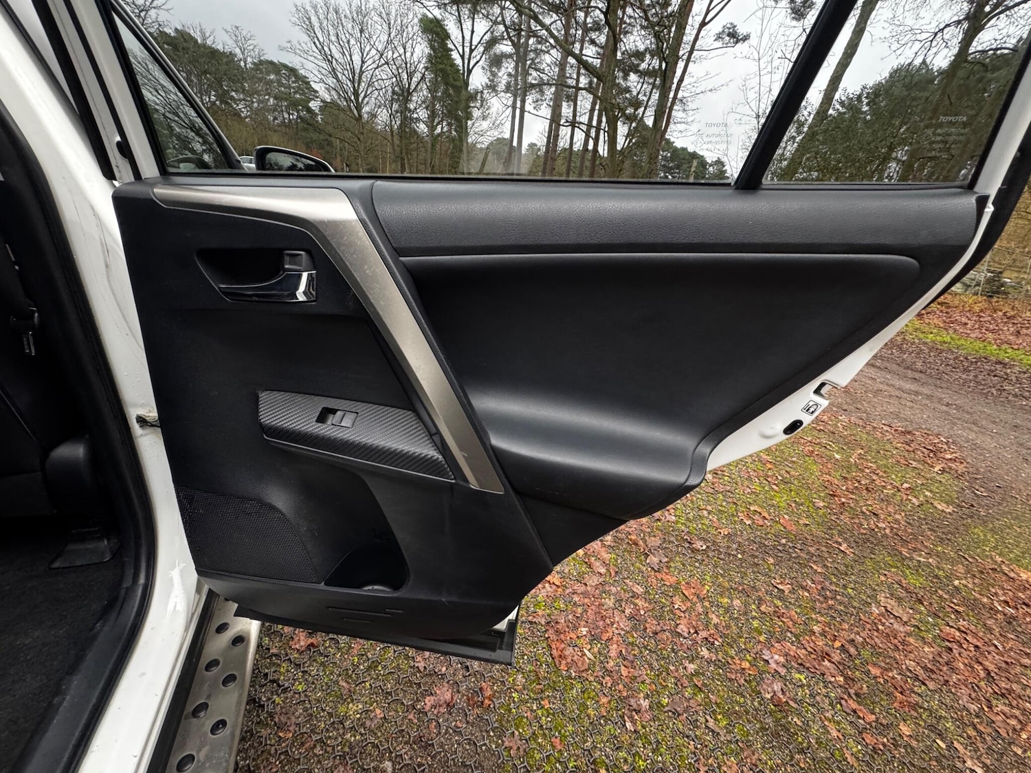 Used Toyota RAV4 2015 for sale - 77039838: Photo 18