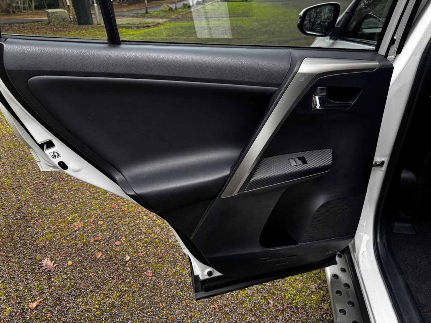 Used Toyota RAV4 2015 for sale - 77039838: Photo 19