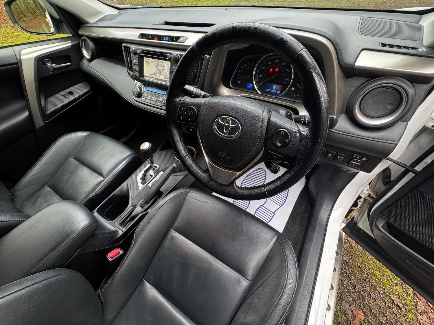 Used Toyota RAV4 2015 for sale - 77039838: Photo 28