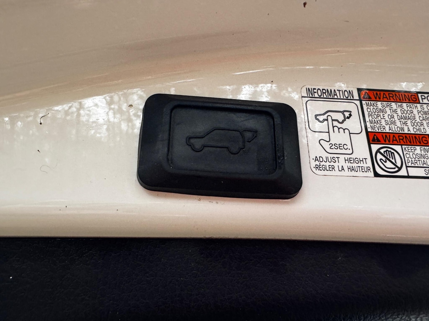 Used Toyota RAV4 2015 for sale - 77039838: Photo 35