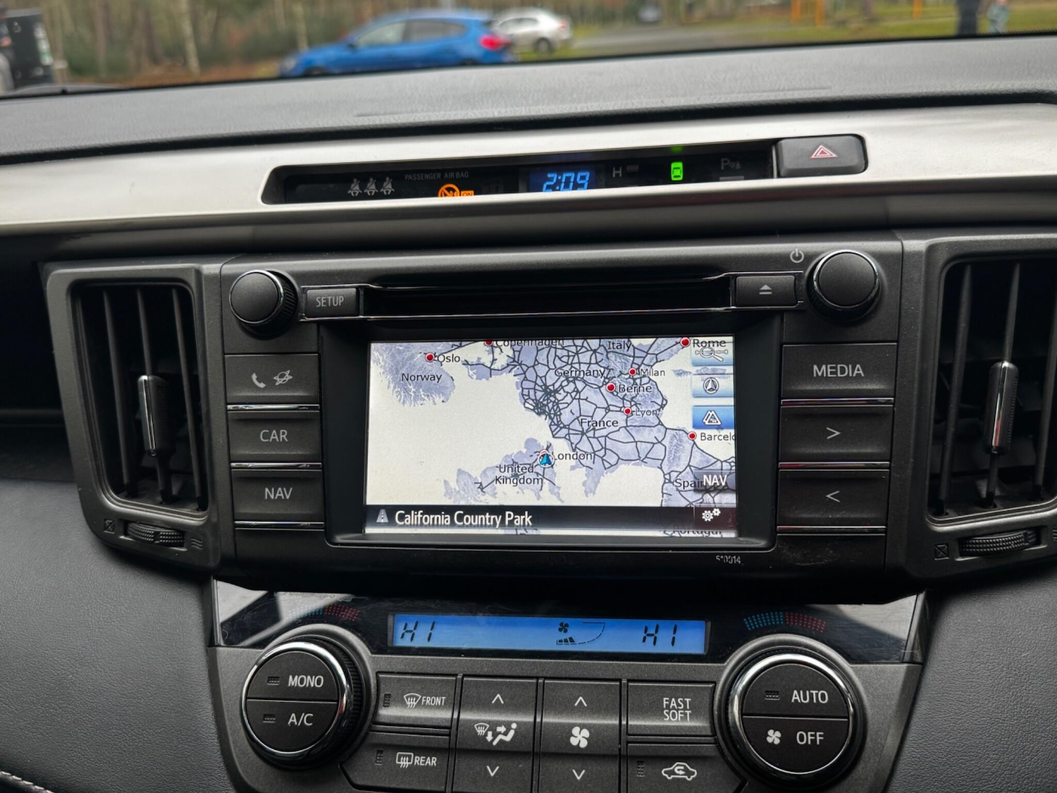 Used Toyota RAV4 2015 for sale - 77039838: Photo 44