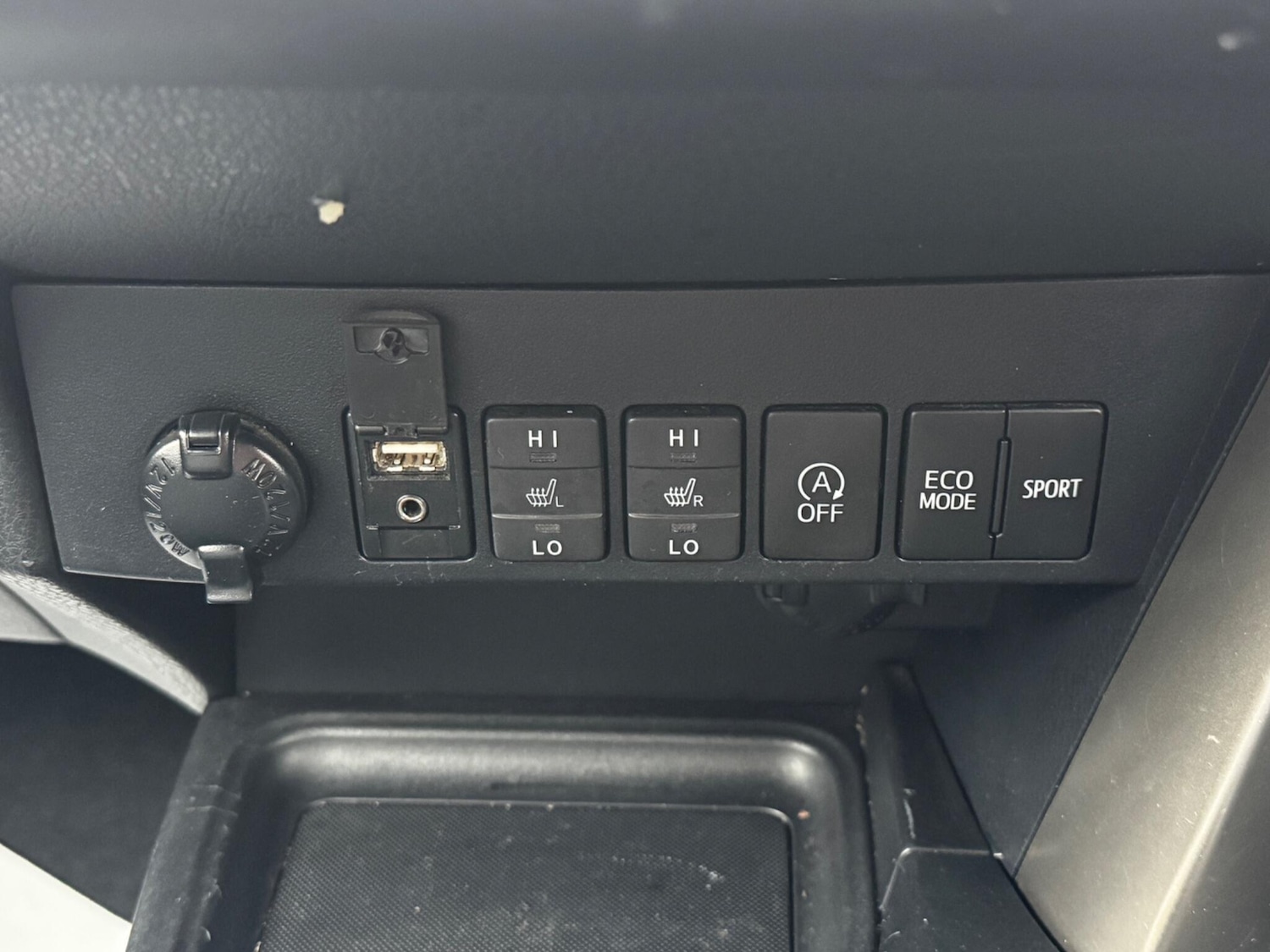 Used Toyota RAV4 2015 for sale - 77039838: Photo 55