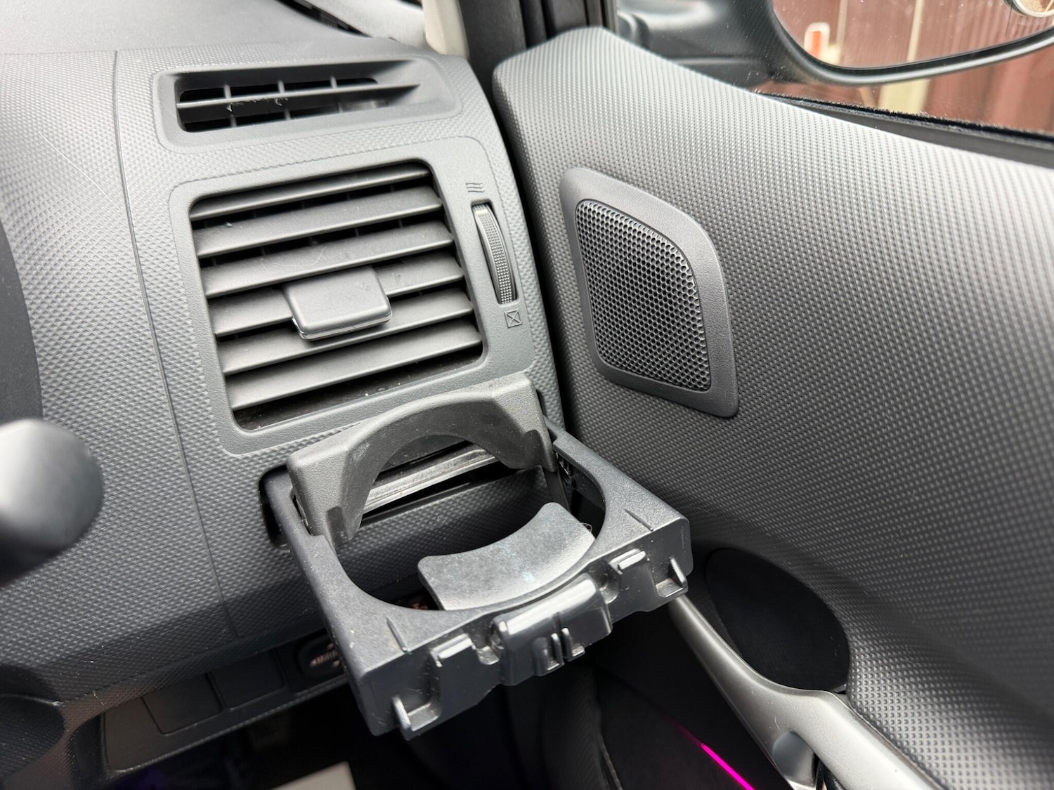 Used Toyota Auris 2010 for sale - 77982260: Photo 38