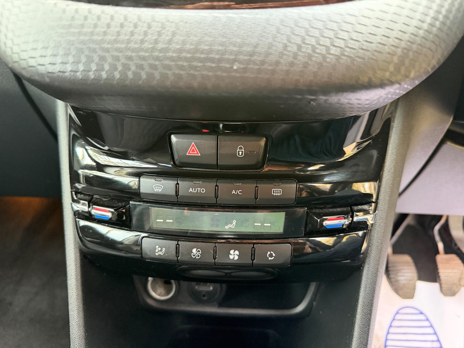 Used Peugeot 2008 2018 for sale - 78086752: Photo 27