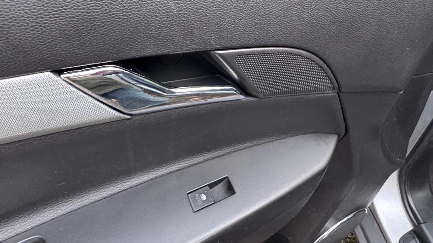 Used Vauxhall Antara 2013 for sale - 77040435: Photo 36