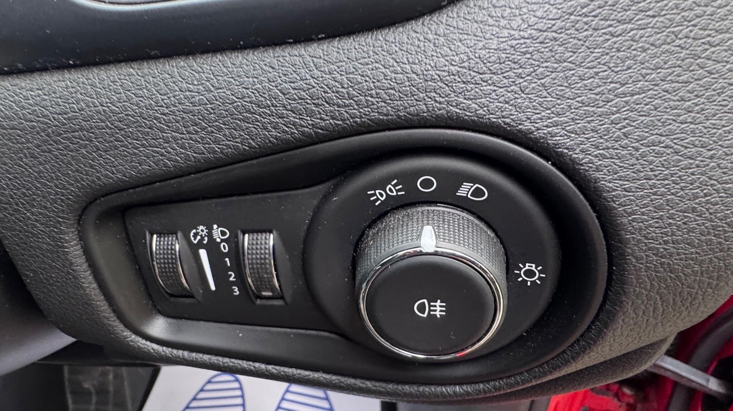 Used Jeep Renegade 2015 for sale - 77040907: Photo 31