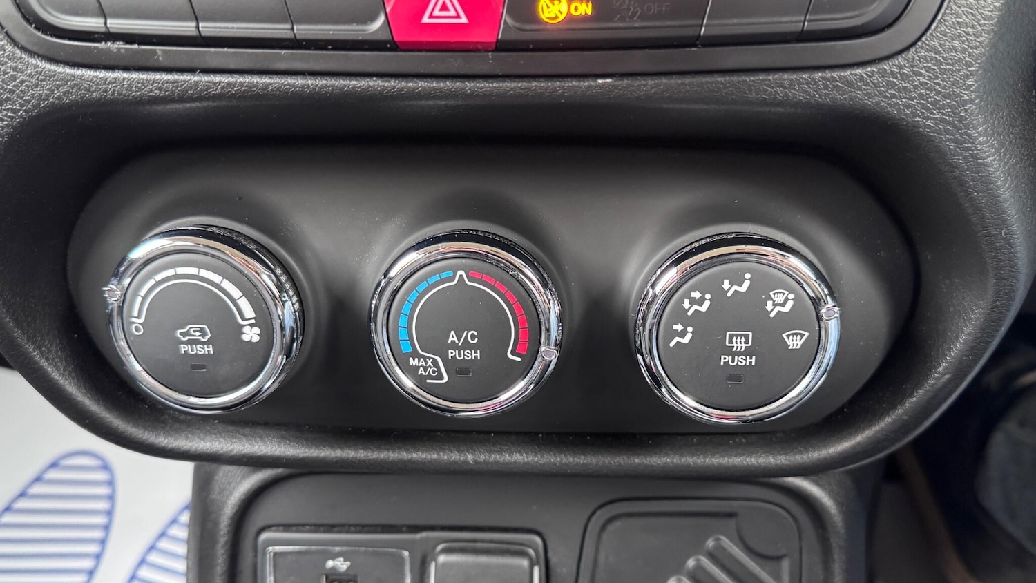 Used Jeep Renegade 2015 for sale - 77040907: Photo 47