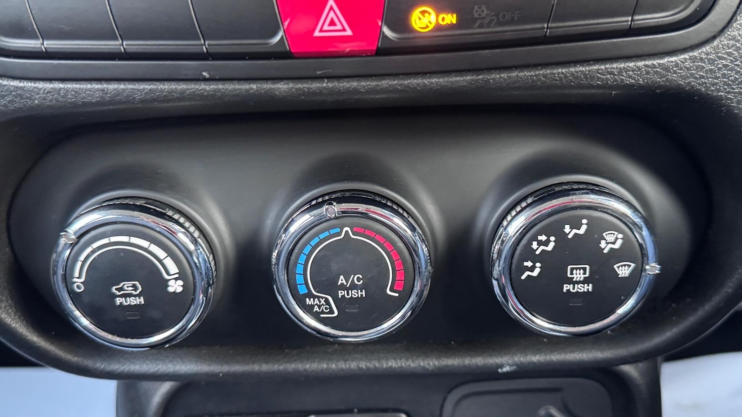 Used Jeep Renegade 2015 for sale - 77039693: Photo 46